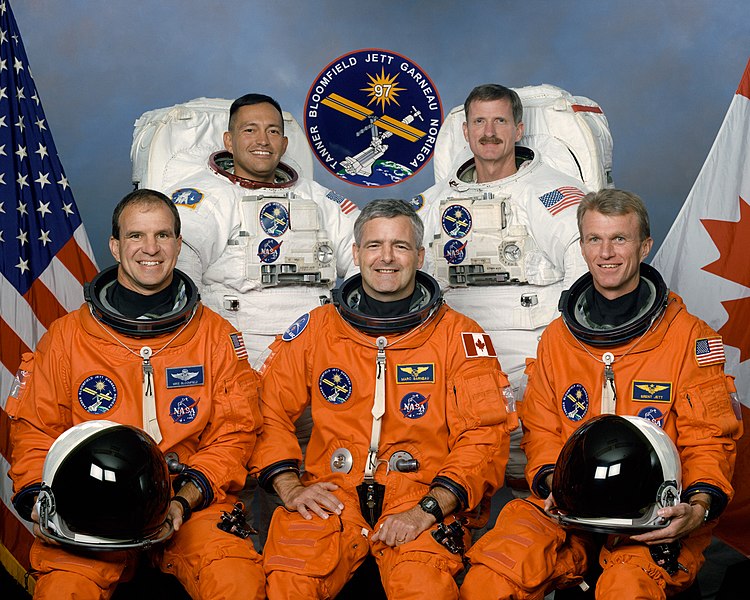 Fil:STS-97 crew.jpg