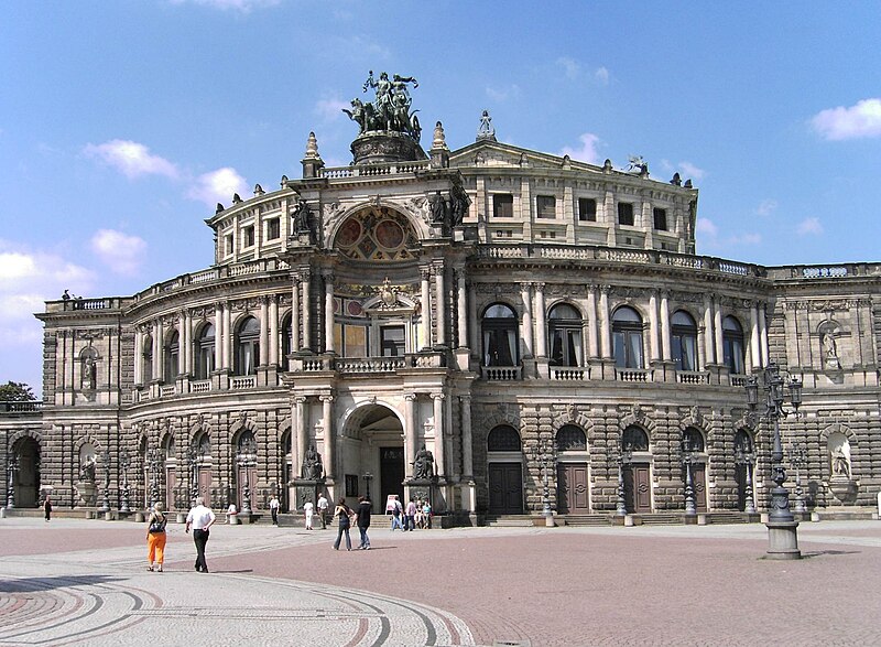 Fil:Dresden-Semperoper.04.JPG